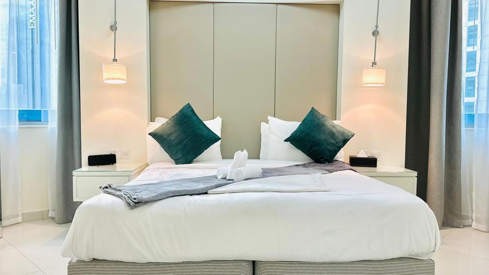Vserve - 1 Bedroom Iconic Burj Khalifa Full View Dubai 0*,  United Arab Emirates