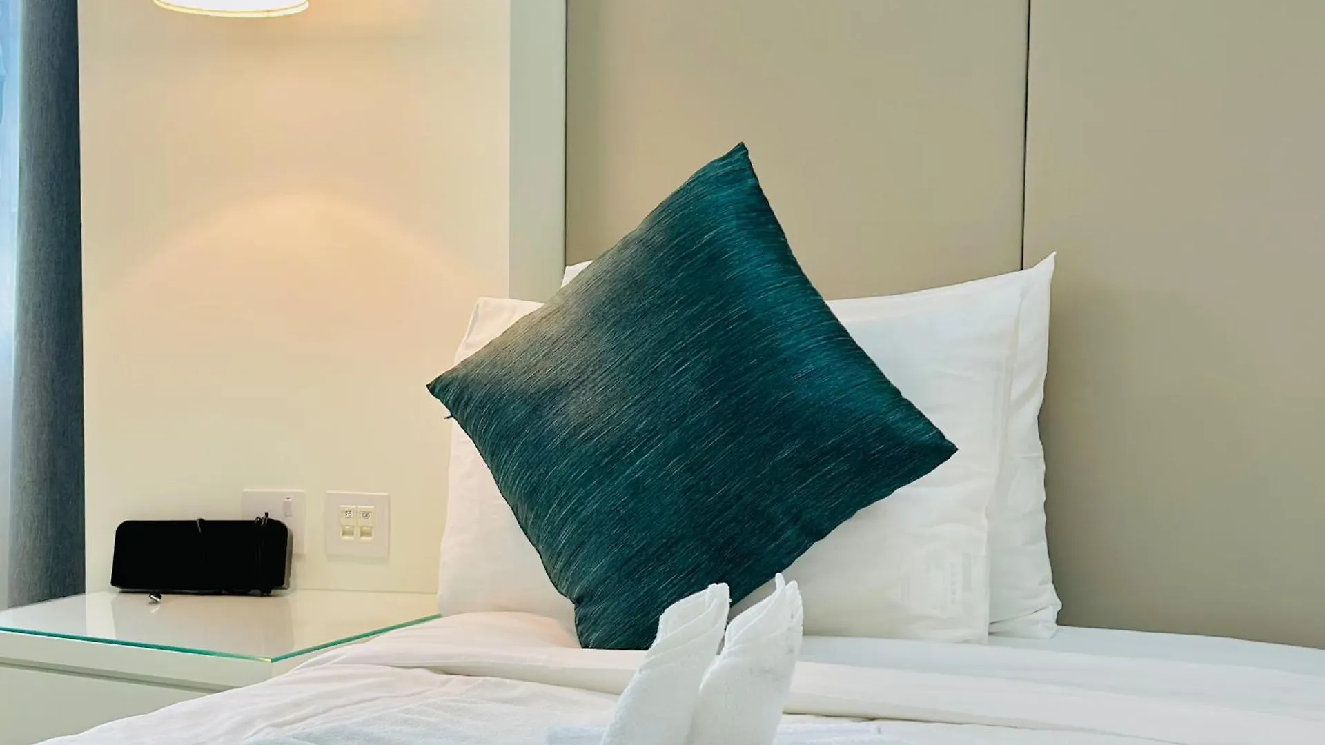 Vserve - 1 Bedroom Iconic Burj Khalifa Full View Dubai Apartment
