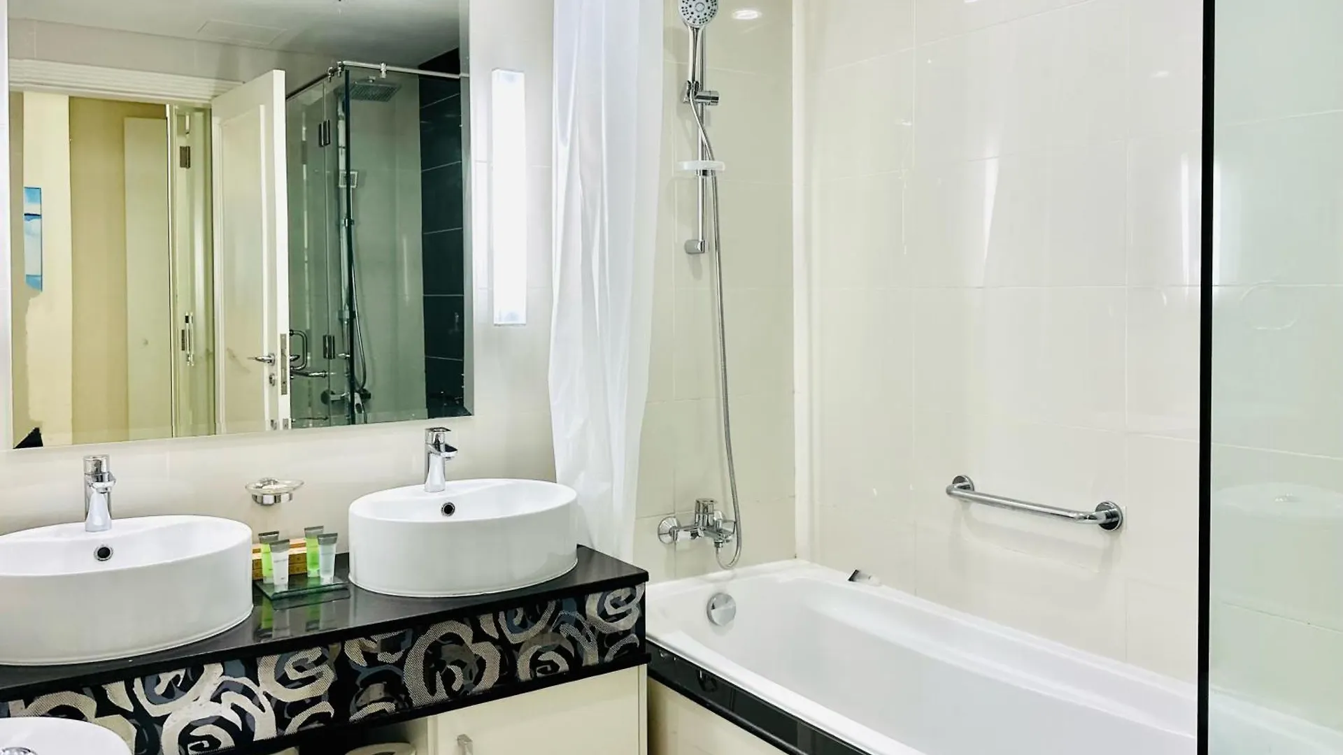 Vserve - 1 Bedroom Iconic Burj Khalifa Full View Dubai